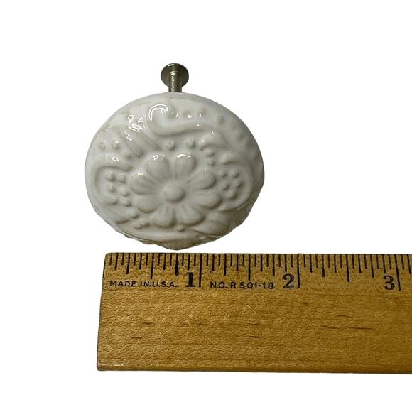 Lot of 2 Cabinet Drawer Kitchen Knob Pulls White Flower Embossed Design 1.5 in - Picture 7 of 7